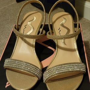 BRAND NEW NINA WOMENS GOLD GEM SANDAL